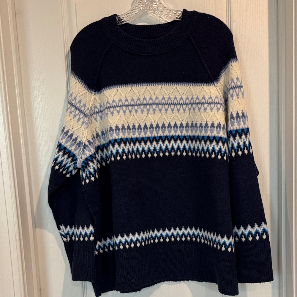 NWT - Aerie Navy and Cream Knit Fair Isle Sweater - Size Small
